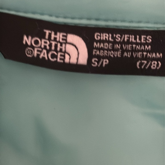 Girls North Face light winter jacket.  Size 7/8. - Picture 3 of 3